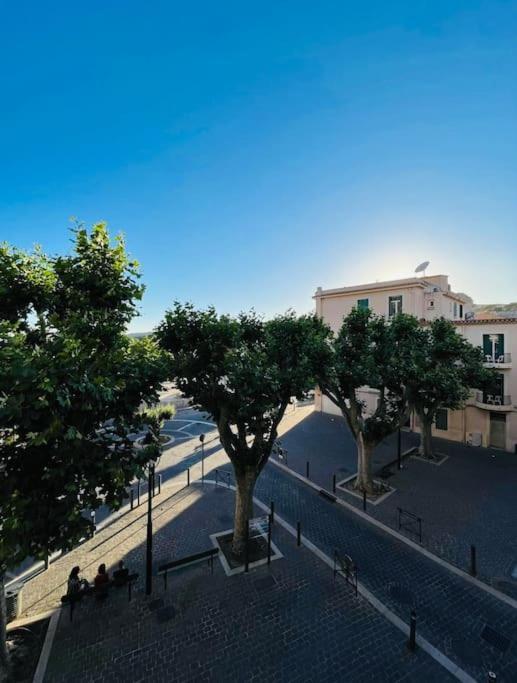 So'Conciergerie -Studio Situe Dans Le Centre Ville Кассі Екстер'єр фото